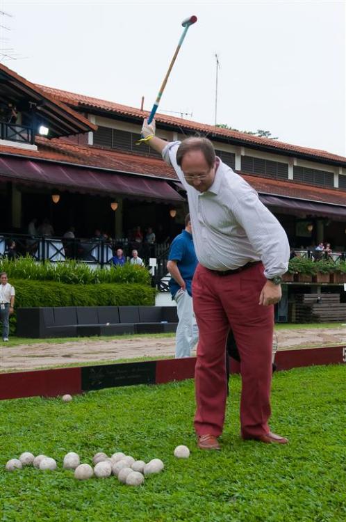 5 Diplomats Cup Jamie Coventry tries the footmallet